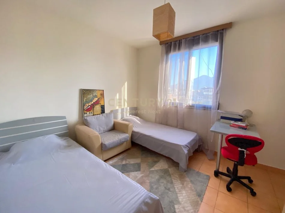 Tirane, jepet me qera apartament 2+1 Kati 8, 96 m² 860 € 