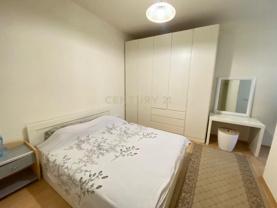 Tirane, jepet me qera apartament 2+1 Kati 8, 96 m² 860 € 