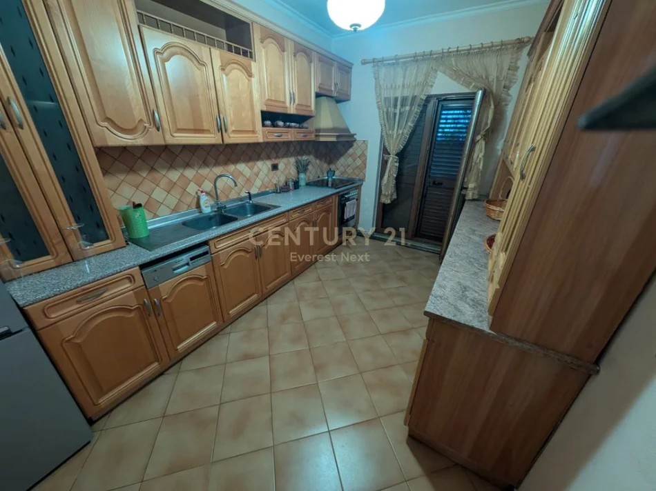 Vilë me qira në Fresk