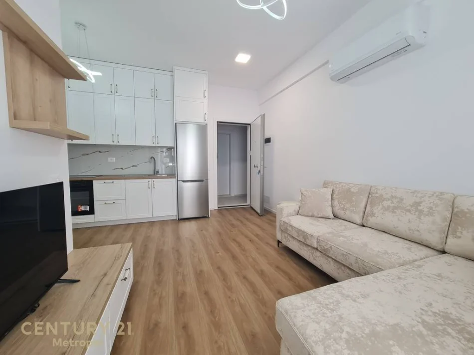 Tirane, jepet me qera apartament 1+1 Kati 3, 50 m² 400 €
