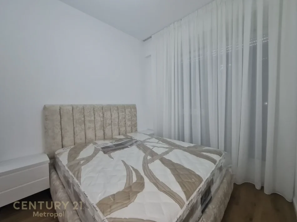Tirane, jepet me qera apartament 1+1 Kati 3, 50 m² 400 €