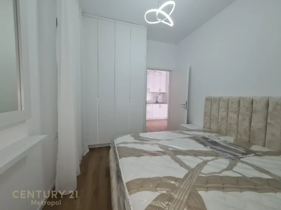 Tirane, jepet me qera apartament 1+1 Kati 3, 50 m² 400 €