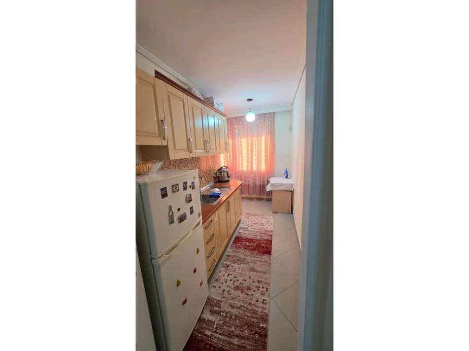 Tirane, jepet me qera apartament 1+1 Kati 3, 56 m² 430 € 