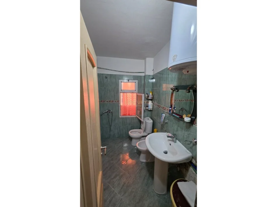 Tirane, jepet me qera apartament 1+1 Kati 3, 56 m² 430 € 