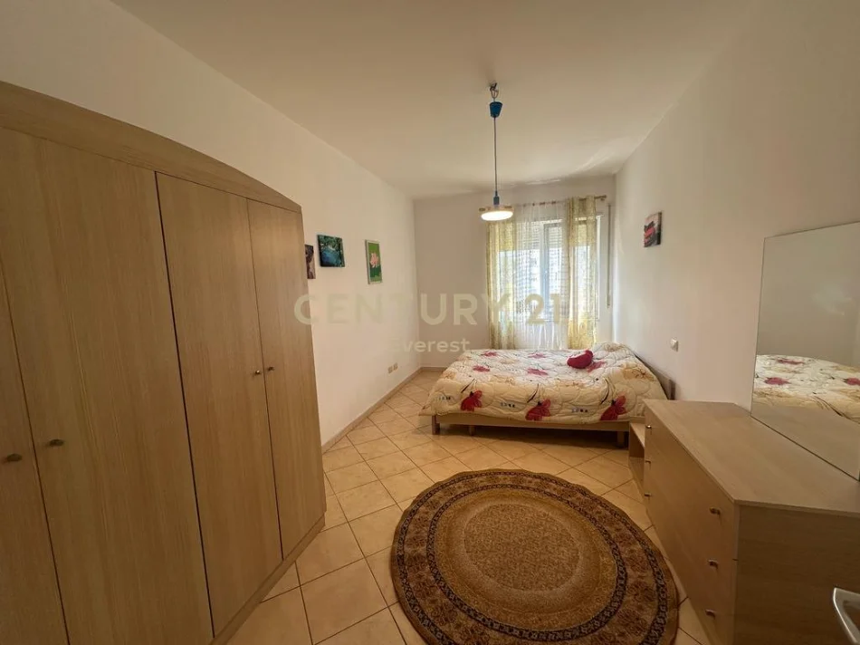 Tirane, jepet me qera apartament 2+1 Kati 2, 98 m² 490 € 