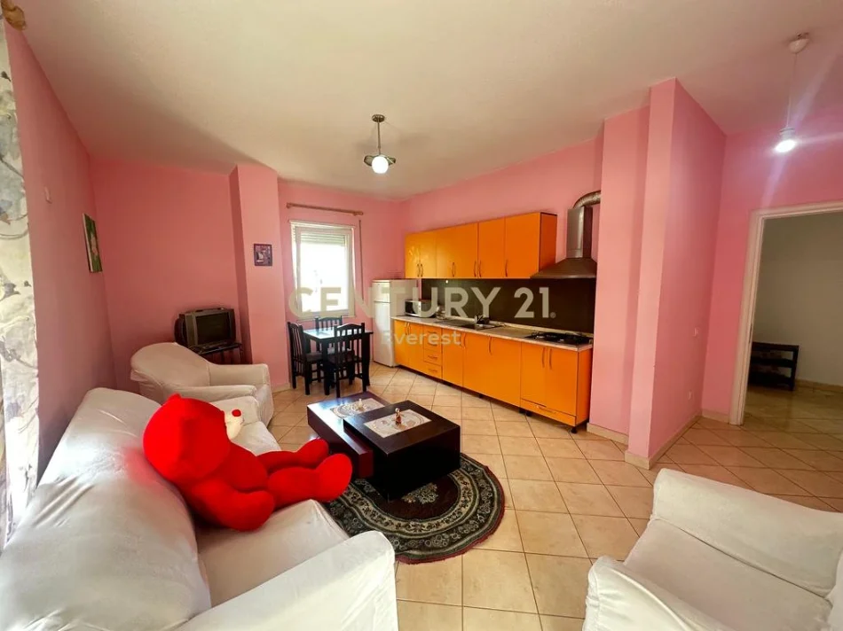 Tirane, jepet me qera apartament 2+1 Kati 2, 98 m² 490 € 