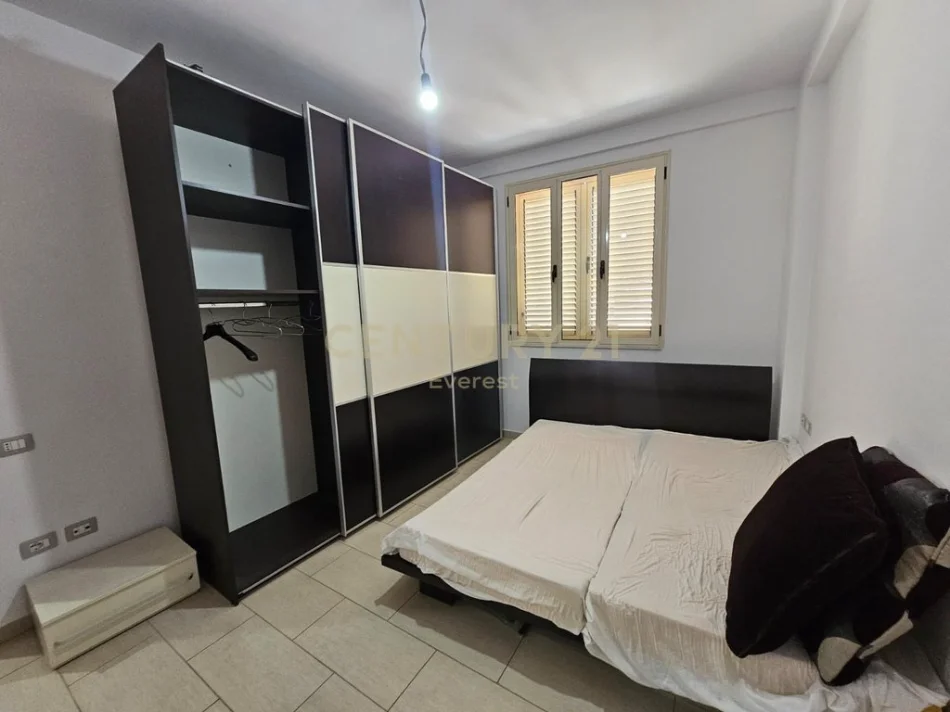 Tirane, jepet me qera apartament 2+1 Kati 4, 97 m² 550 € 