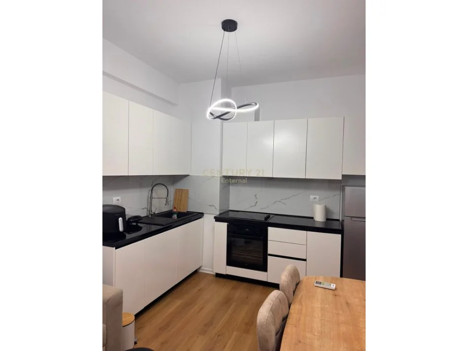 Tirane, jepet me qera apartament 1+1 Kati 7, 52 m² 430 € (Rezidenca kaimi)