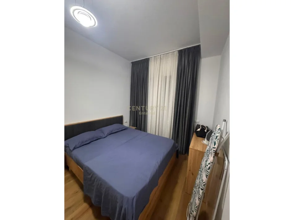 Tirane, jepet me qera apartament 1+1 Kati 7, 52 m² 430 € (Rezidenca kaimi)