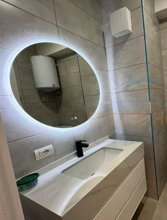 Tirane, jepet me qera apartament 1+1 Kati 6, 70 m² 500 € (Brryli)