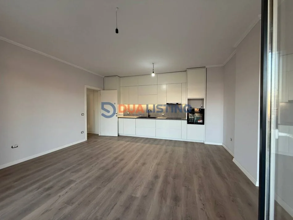 Tirane, jap me qera apartament 2+1 Kati 3, 103 m² 550 € (Kompleksi Bermond)