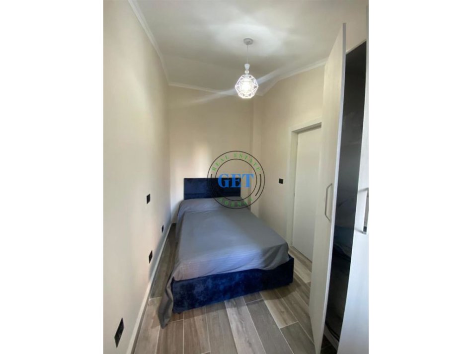 Durres, jepet me qera apartament 3+1 Kati 5, 118 m² 450 € (Plazh Iliria, Durres)