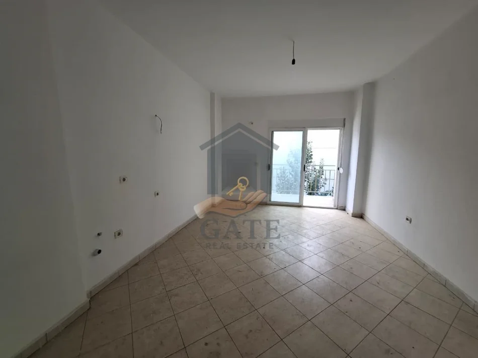 Durres, shitet apartament 1+1+Ballkon Kati 3, 67 m² 64.000 € (Shkembi i Kavajes)