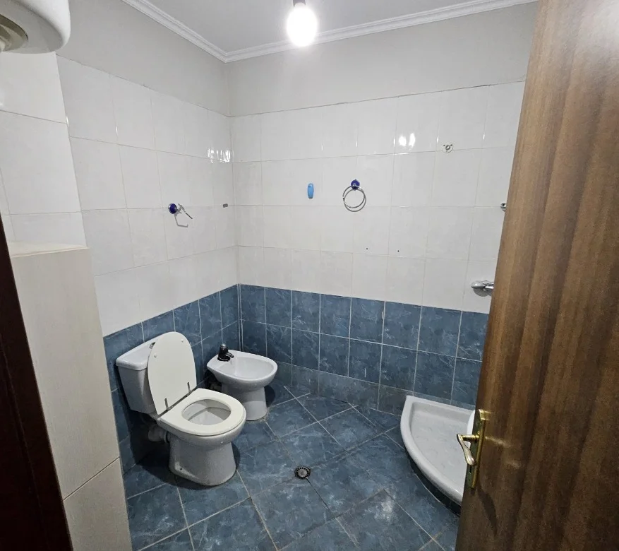Tirane, jepet me qera apartament 1+1 Kati 11, 100 m² 500 € 