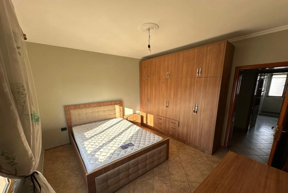 Tirane, jepet me qera apartament 2+1+Ballkon Kati 5, 90 m² 470 € (Zogu i Zi)