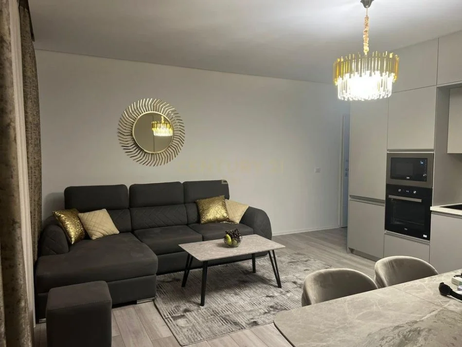 Durres, shes apartament 2+1 Kati 3, 93 m² 300.000 € (gjiri i lalzit)