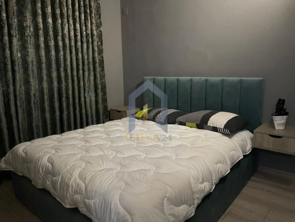 Tirane, jepet me qera garsonier 1+1 , 45 m² 380 € (rruga myslym shyri)