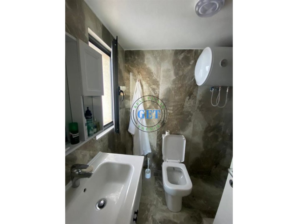 Durres, jepet me qera apartament 3+1 Kati 5, 118 m² 450 € (Plazh Iliria, Durres)