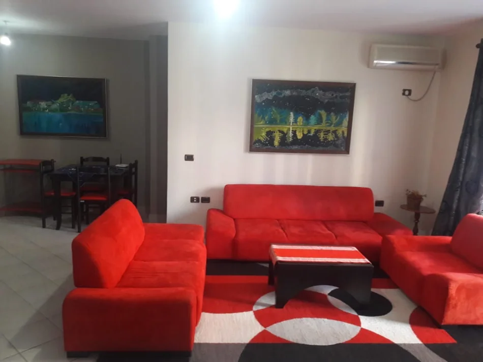 Tirane, jepet me qera apartament 2+1 Kati 4, 84 m² 400 €
