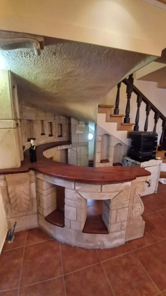 Tirane, jepet me qera apartament duplex 2+1+Aneks+Ballkon Kati 10, 200 m² 800 € (Komuna e Parisit)