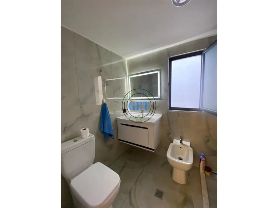 Durres, jepet me qera apartament 3+1 Kati 5, 118 m² 450 € (Plazh Iliria, Durres)