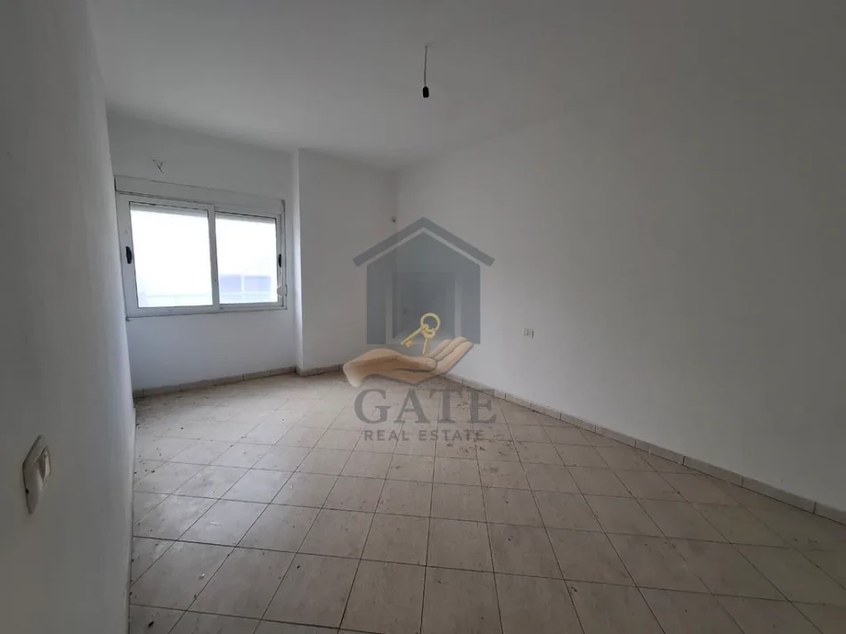 Durres, shitet apartament 1+1+Ballkon Kati 3, 67 m² 64.000 € (Shkembi i Kavajes)