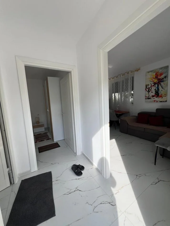 Durres, shtepi 1+1 Kati 1,