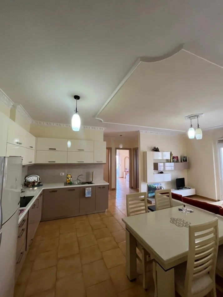 Vlore, jepet me qera apartament 2+1+Aneks+Ballkon Kati 5, 97 m² 500 € 
