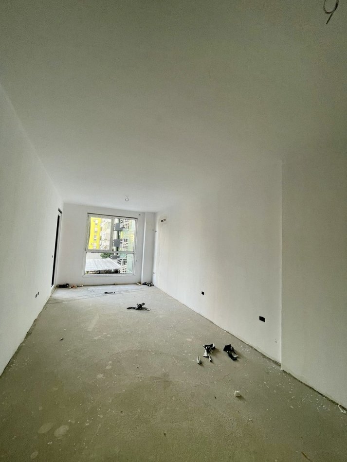 Tirane, shitet apartament 1+1+Aneks+Ballkon Kati 2, 74 m² 135.000 € (Reshit Petrela te SPAKU)