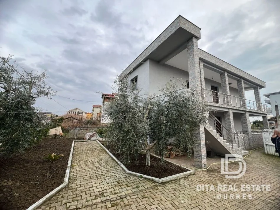 Durres, shitet Vile ne plazh 5+1+Aneks+Ballkon, 250.000 € (Unaza Plazh)