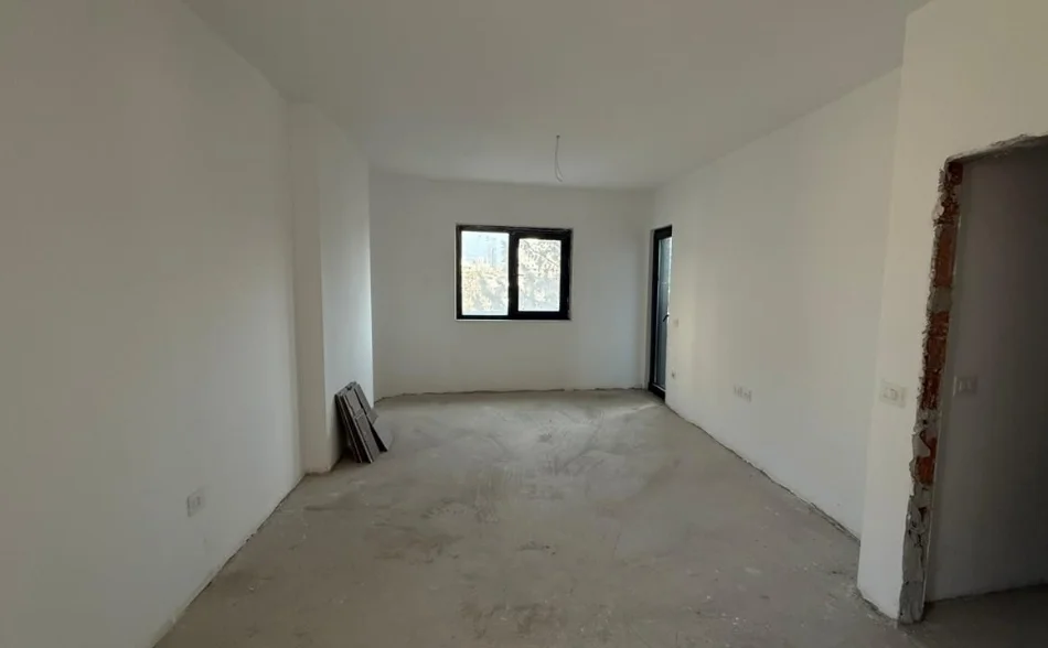 Tirane, shitet apartament 1+1+Ballkon Kati 3, 71 m² 180.000 € 