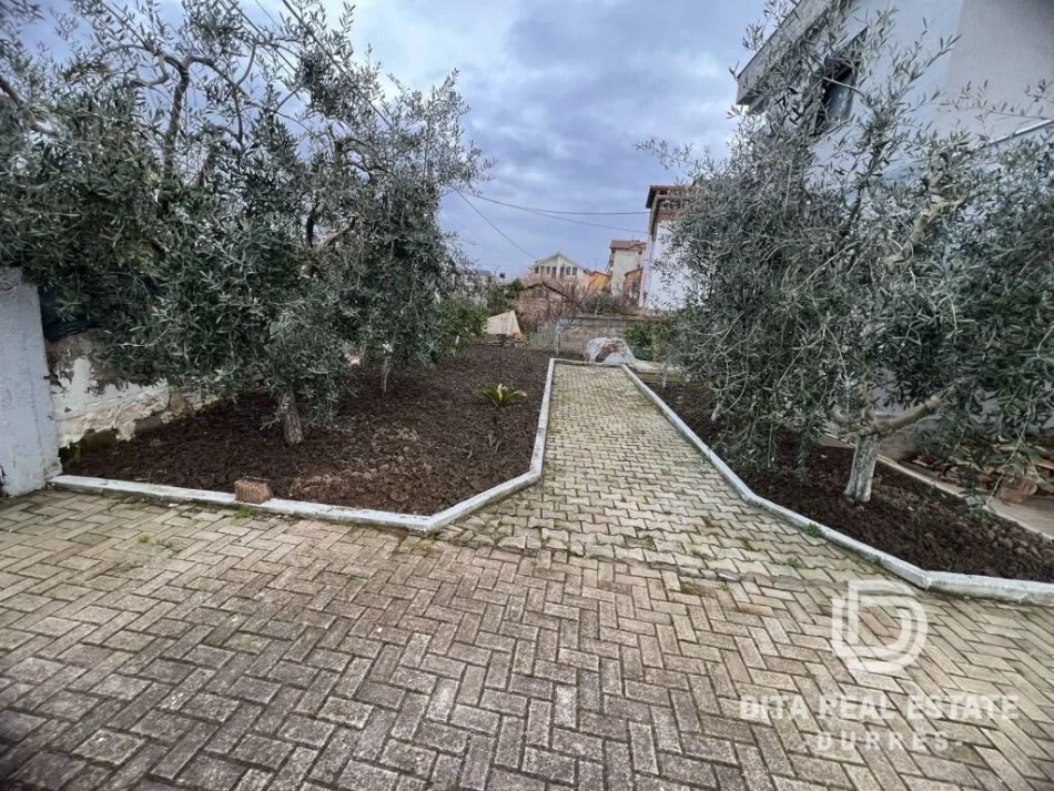 Durres, shitet Vile ne plazh 5+1+Aneks+Ballkon, 250.000 € (Unaza Plazh)