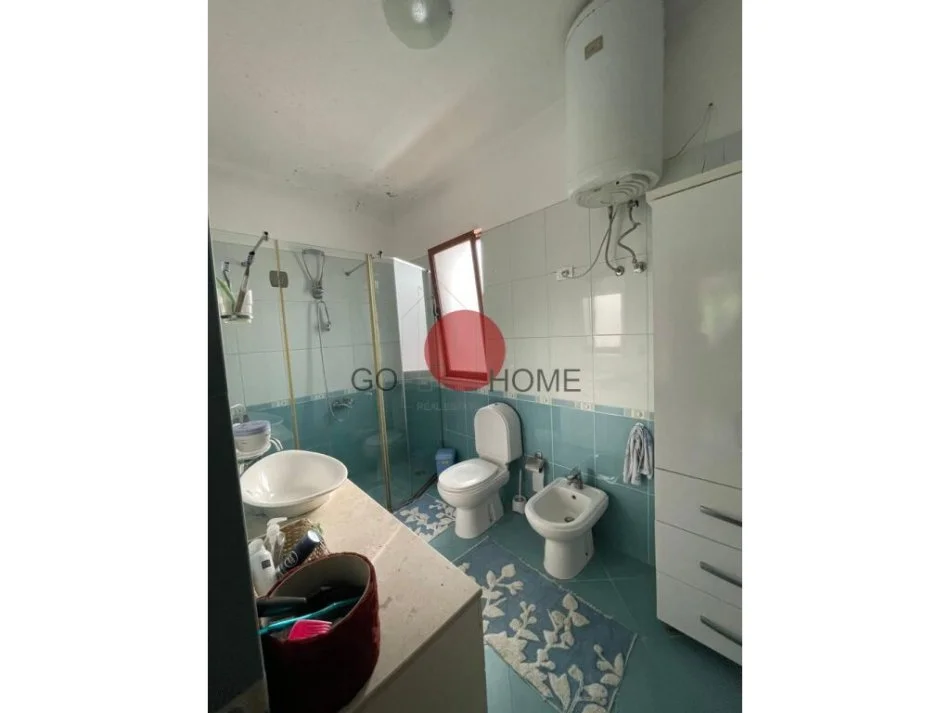 Tirane, shitet Vile 3 Katshe, , 500 m² 230,000 € (kamez)