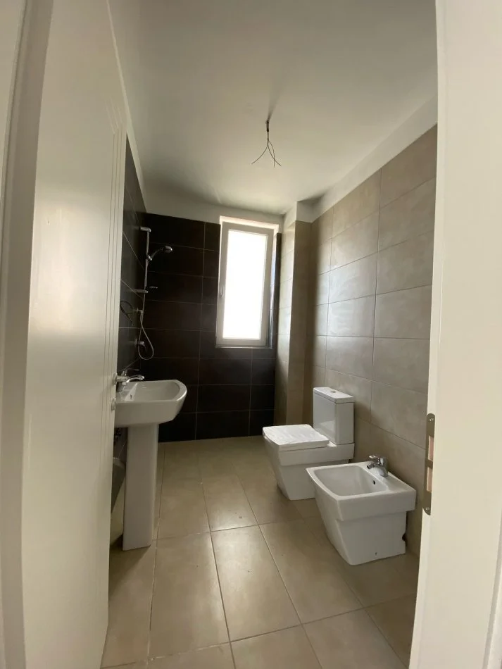 Lezhe, shitet apartament 1+1+Ballkon Kati 3, 77 m² 138.500 € (ne Tale Lezhe)