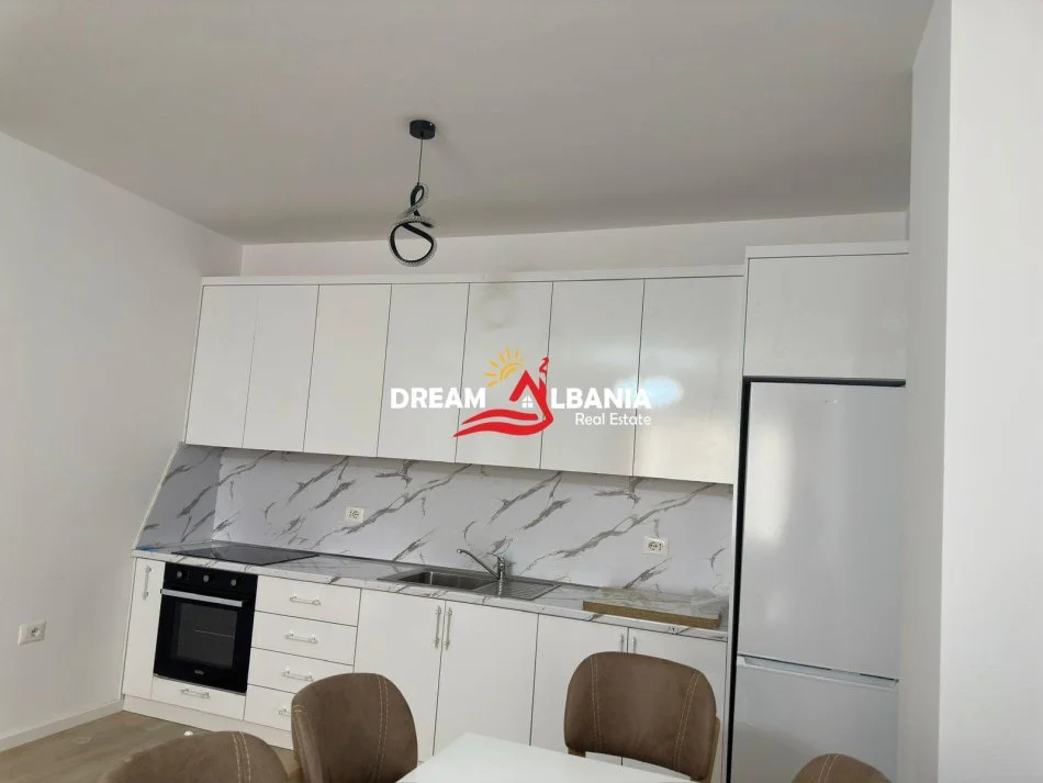 Tirane, jepet me qera apartament 2+1 Kati 1, 100 m² 650 € (Don Bosko)