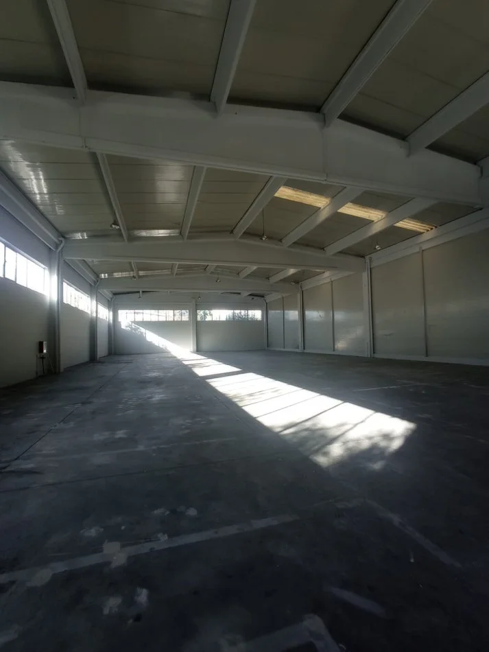 Tirane, jepet me qera ambjent biznesi Kati 0, 1.250 m² 4.000 € (QTU)