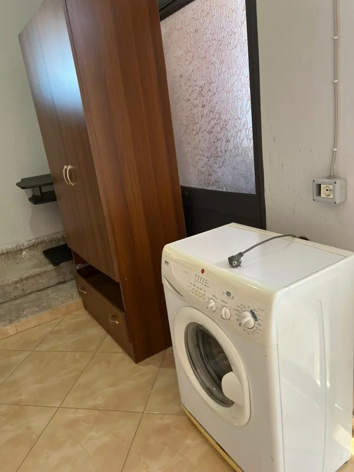 Tirane, jepet me qera apartament 1+1 Kati 3, 60 m² 350 € (Perballe QSUT)
