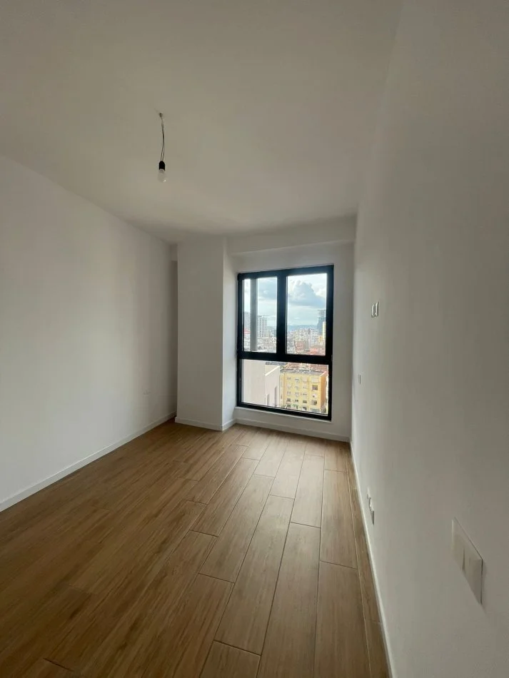 Tirane, jepet me qera zyre Kati 9, 88 m² 800 € (hoxha tahsin)