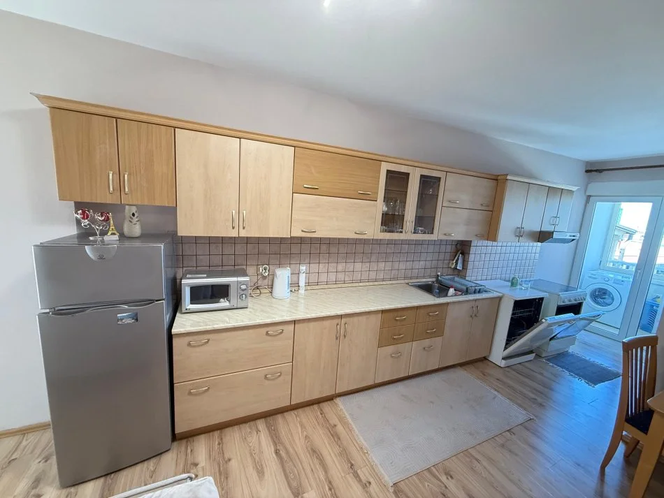 Tirane, jepet me qera apartament 1+1 Kati 10, 57 m² 600 € (Perballe Ambasades Amerikane)