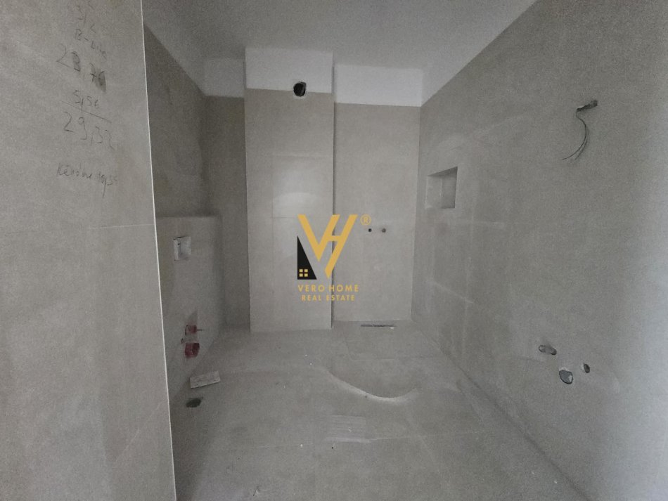 Tirane, shitet apartament 2+1+Ballkon Kati 3, 118 m² 189.000 € (RRUGA DRITAN HOXHA, LAPRAKE)