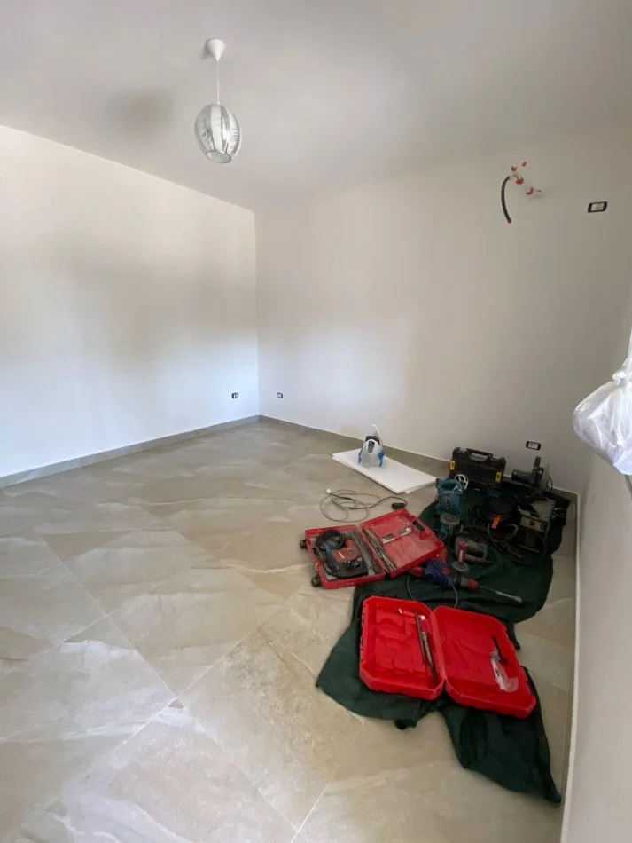 Tirane, jepet me qera apartament 1+1 Kati 1, 68 m² 350 € (Laprake Spitali Ushtarak)