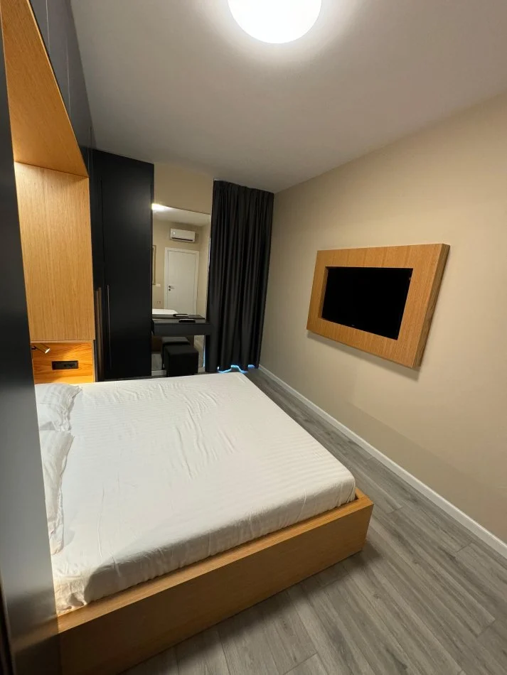 Tirane, jepet me qera apartament 1+1+Ballkon Kati 4, 65 m² 900 € (Rruga kosovarve)