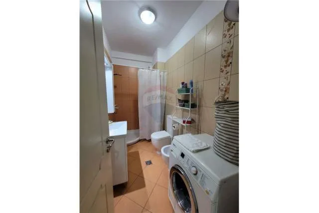 Tirane, jepet me qera apartament 3+1 Kati 7, 120 m² 850 Euro (Qender,Prane 15 Kateshit)