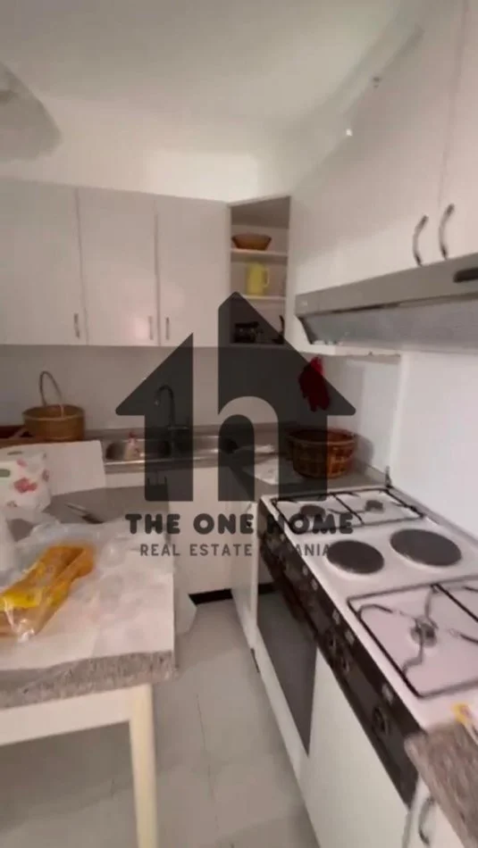 Tirane, jepet me qera apartament 1+1+Ballkon Kati 6, 70 m² 700 € (15- Katshi)