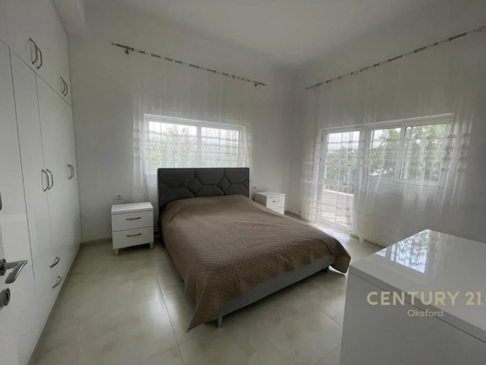 Tirane, jepet me qera apartament 3+1+Aneks+Ballkon Kati 1, 120 m² 750 € (Sauk i vjeter , Pamja)