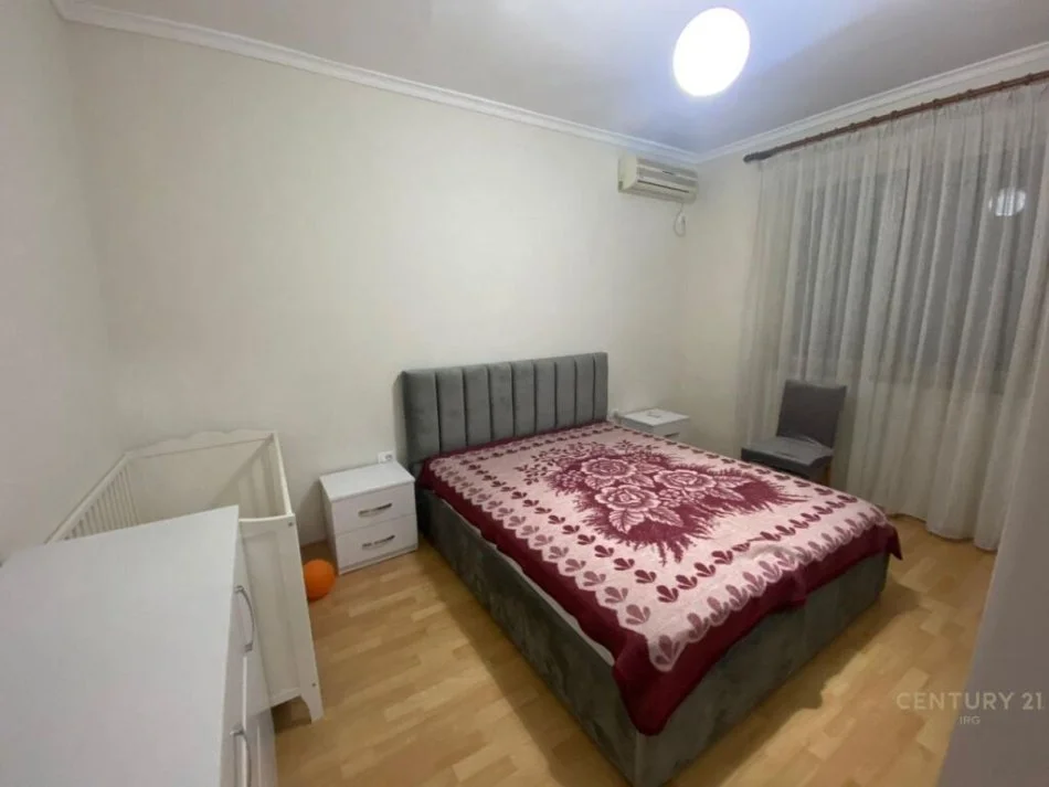 Tirane, jepet me qera 2+1 Kati 3, 73 m² 600 € (Apartament 2+1 me qira në Rrugën e Durrësit)