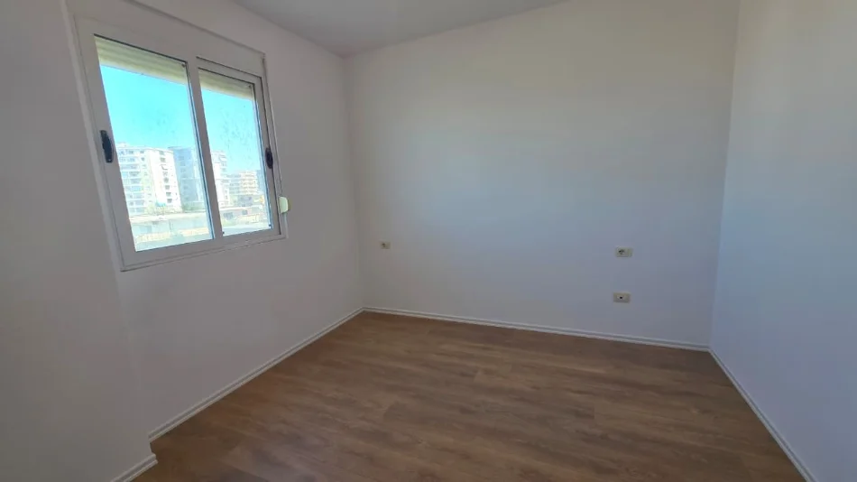 Vlore, shitet apartament 2+1 Kati 3, 120 m² 155.000 € (Rruga Sazani, Vlore)