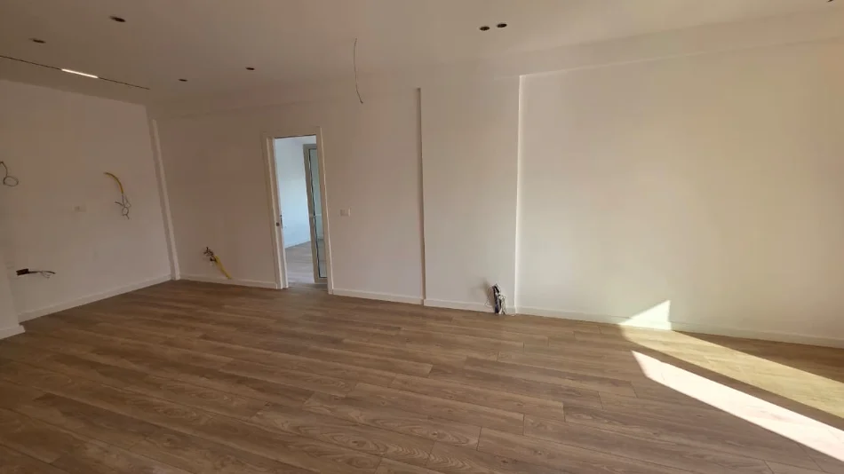 Vlore, shitet apartament 2+1 Kati 10, 110 m² 242.000 € 