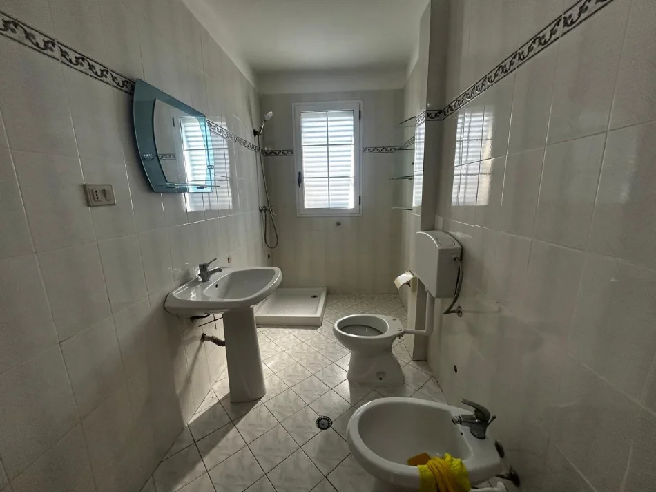 Vlore, shitet apartament 2+1 Kati 5, 165 m² 142.000 € (Rruga Zaho Koka, Vlore)