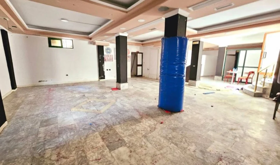 Jepet me Qera: Ambient Open Space** ne Rruge Kryesore** 📍 MINE PEZA - Rr. Haxhi Hysen Dalliu || 400 Euro/Muaj ||